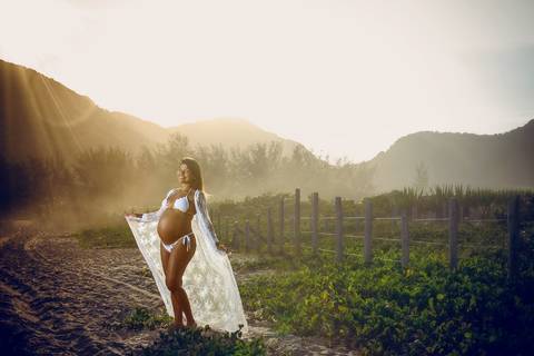 Ensaio de gestante ao entardecer no Grunari/RJ '