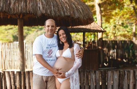 Ensaio de gestante junto com esposo em Grumari-RJ'