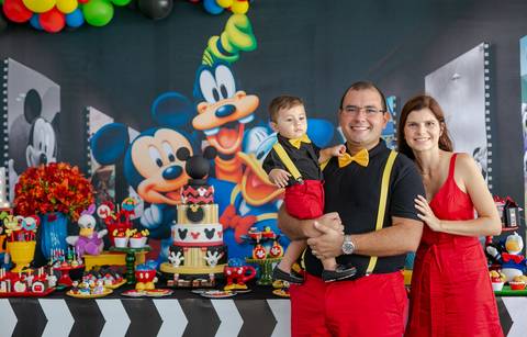 roupa tal pai tal filho em festa  de 1 ano mickey no cinema em clube militar na lagoa/RJ'