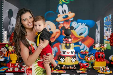 Fotografia de família em festa infantil realizada em clube militar sede lagoa-RJ'