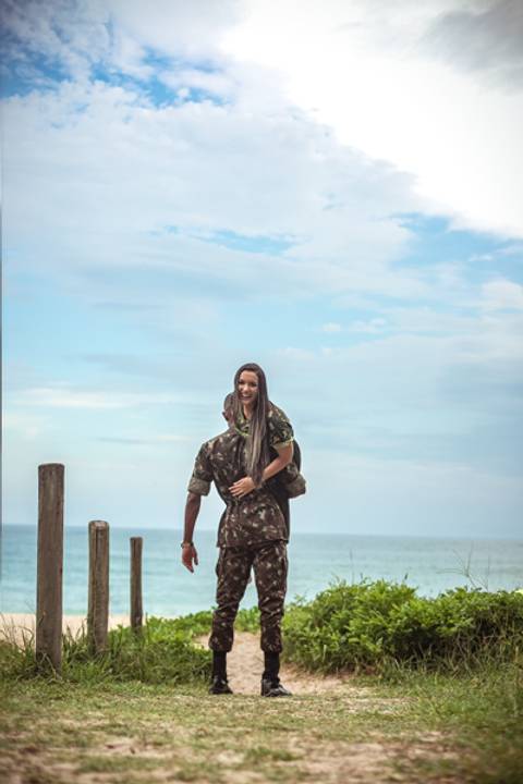 Ensaio pré casamento inspirado resgate do soldado Ryan'