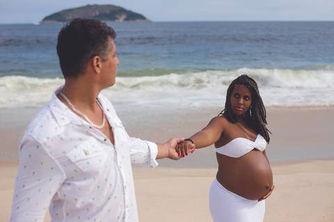 Ensaio de gestante na Praia de Camboinhas/RJ'