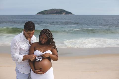 Ensaio de gestante externo em praia de Camboinhas-Niterói'