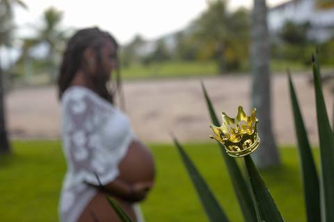 Ensaio de gestante externo em área verde-Orla de Camboinhas-Niterói'