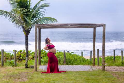 fotografia de gestante em ensaio no Gazebo em Grumari-RJ'