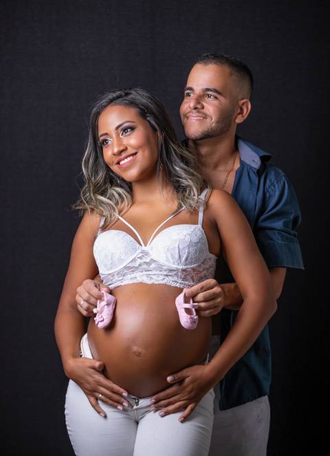 fotografia  de gestante em estúdio'