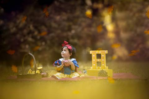 Ensaio infantil externo de 1 aninho-branca de neve em Museu da República-RJ'