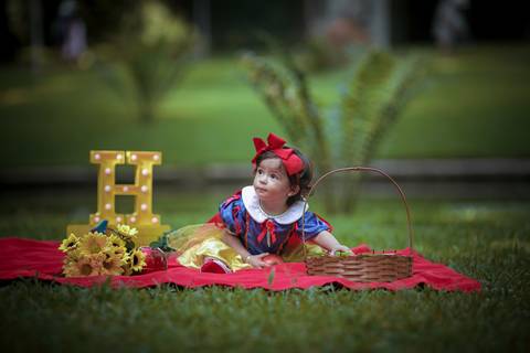ensaio de menina externo tema branca de neve'