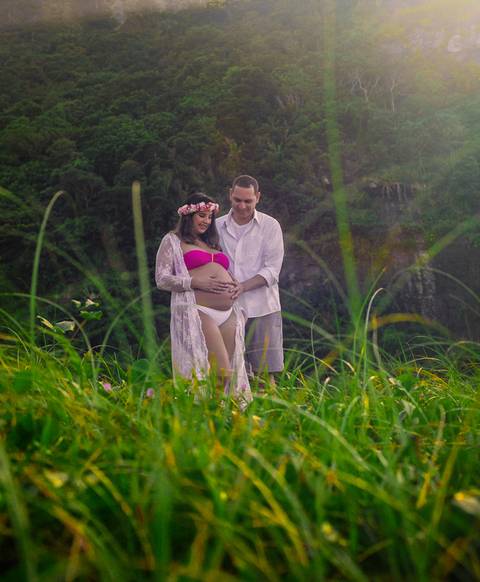 fotografia afetiva de gestante em ensaio na praia-RJ'