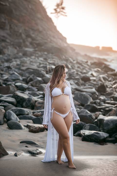 Grávida em seu book fotográfico externo na prainha RJ'