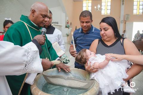 Thaís camara fotografia, cobertura de batismo infantil, cerimônia religiosa, rio de janeiro, rj. Paróquia Santa Teresinha, Urucânia.
Batizado de menina.'