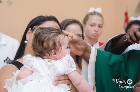 Thaís camara fotografia, cobertura de batismo infantil, cerimônia religiosa, rio de janeiro, rj. Paróquia Santa Teresinha, Urucânia.
Batizado de menina.'