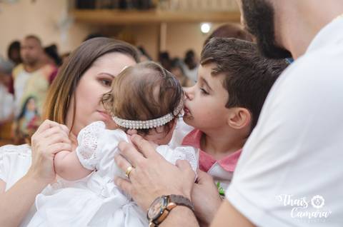 Thaís camara fotografia, cobertura de batismo infantil, cerimônia religiosa, rio de janeiro, rj. Paróquia Santa Teresinha, Urucânia.
Batizado de menina.'