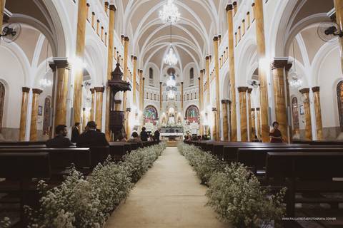 Decoração de casamento na igreja Catedral de Nossa Senhora da Piedade - Lorena'