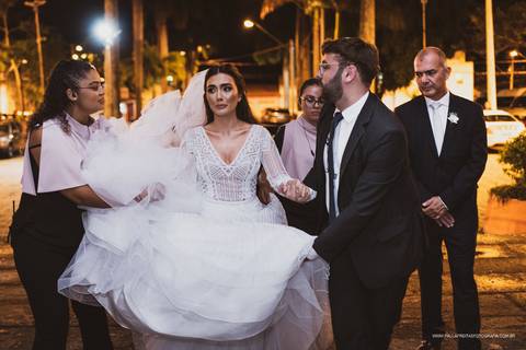 Noiva entrando na igreja'