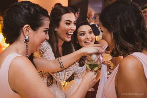 Noiva em festa de casamento no Recanto do Bosque '