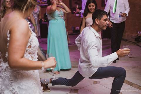 Noivo dançando '