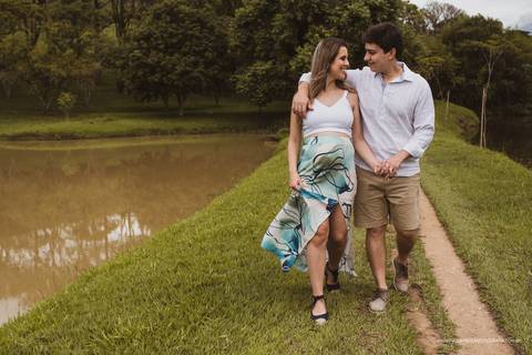 Ensaio gestante no campo'