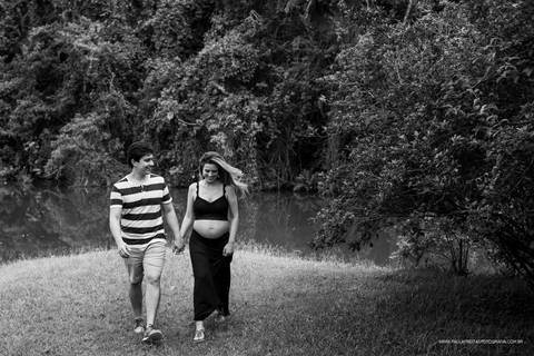 Casal em ensaio gestante'