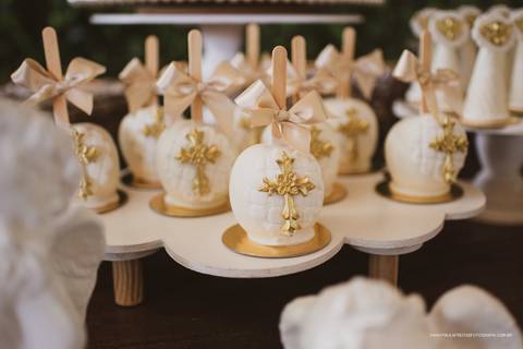 Doces personalizados para batizado '