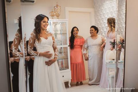 madrinhas da noiva e mae da noiva no making of da noiva'