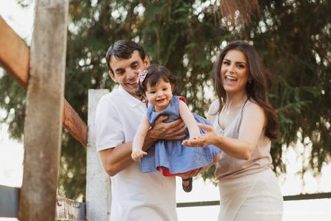 familia em ensaio fotografico ao ar livre em guaratingueta sp'