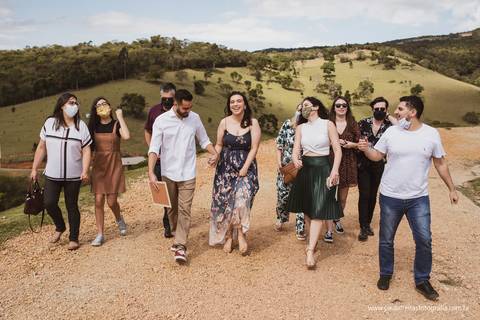 ensaio pre casamento em cunha sp fotografado por paula freitas fotografia com a familia do casal'
