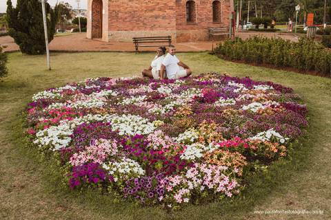 coração de flores em ensaio pre casamento em holambra sp fotografo por paula freitas fotografia'
