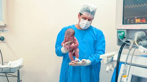 E ai pessoal ainda bem que Dr. tapou minhas partes né. hehehe'