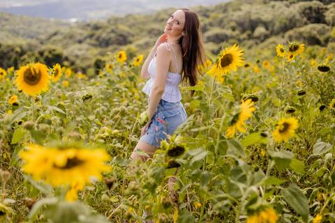 Mariana Hermes - Ensaio Pre quinze anos - Ester e Micael Foto - Flores Da Cunha '