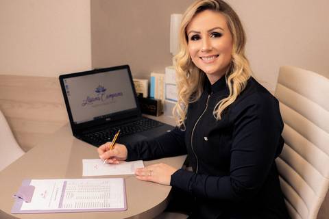 Ensaio feminino; Fotografia feminina; Celina Munhoz; Novo Hamburgo; Fotografia Lifestyle; Camarim Madri; Adriana Krieger; Manu Garcia; Retrato Corporativo; Fotografia Profissional; Fotografia de Produto;'