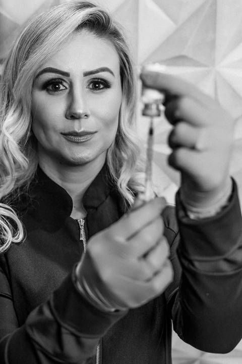 Ensaio feminino; Fotografia feminina; Celina Munhoz; Novo Hamburgo; Fotografia Lifestyle; Camarim Madri; Adriana Krieger; Manu Garcia; Retrato Corporativo; Fotografia Profissional; Fotografia de Produto;'