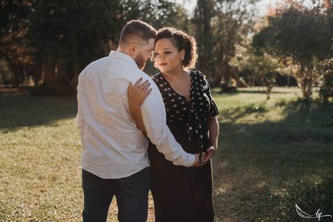 Ensaio Gestante; Mãe de Menina; Fotografia gestante; Fotografia gestante São Leopoldo; Fotografia gestante; Fotografia de família; São Leopoldo; Fotografia com animais; Ensaio de família; Gravidez;'
