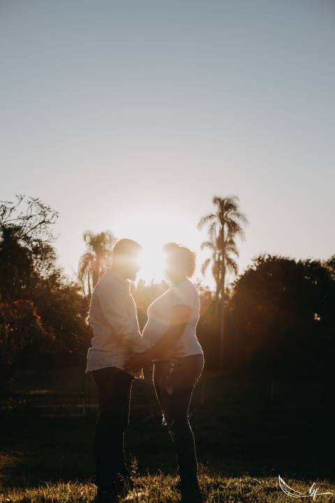 Ensaio Gestante; Mãe de Menina; Fotografia gestante; Fotografia gestante São Leopoldo; Fotografia gestante; Fotografia de família; São Leopoldo; Fotografia com animais; Ensaio de família; Gravidez;'