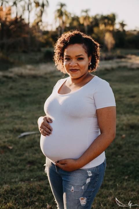 Ensaio Gestante; Mãe de Menina; Fotografia gestante; Fotografia gestante São Leopoldo; Fotografia gestante; Fotografia de família; São Leopoldo; Fotografia com animais; Ensaio de família; Gravidez;'