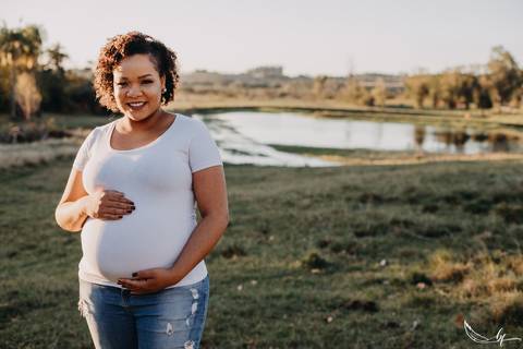 Ensaio Gestante; Mãe de Menina; Fotografia gestante; Fotografia gestante São Leopoldo; Fotografia gestante; Fotografia de família; São Leopoldo; Fotografia com animais; Ensaio de família; Gravidez;'