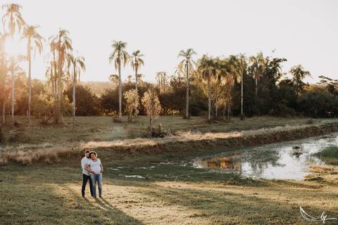 Ensaio Gestante; Mãe de Menina; Fotografia gestante; Fotografia gestante São Leopoldo; Fotografia gestante; Fotografia de família; São Leopoldo; Fotografia com animais; Ensaio de família; Gravidez;'