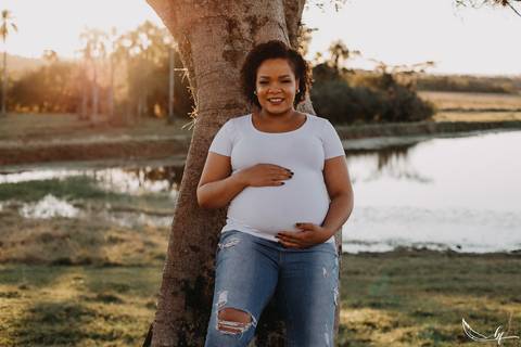 Ensaio Gestante; Mãe de Menina; Fotografia gestante; Fotografia gestante São Leopoldo; Fotografia gestante; Fotografia de família; São Leopoldo; Fotografia com animais; Ensaio de família; Gravidez;'