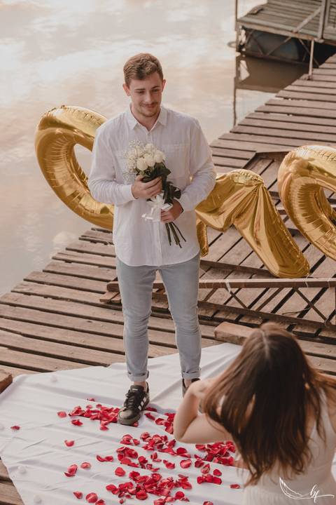 Maquiagem; Making of; Noiva; Noivo; Pré Wedding; Street Wedding; Celina Munhoz; Adriana Kruger; Manu Garcia; Camarim Madri; Wandering Wedding; São Francisco de Paula; Fotografia de Casal; Fotografia de Casamento; Pré Wedding; São Leopoldo; Belo Horizonte;'