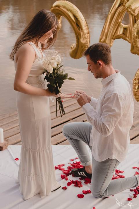 Maquiagem; Making of; Noiva; Noivo; Pré Wedding; Street Wedding; Celina Munhoz; Adriana Kruger; Manu Garcia; Camarim Madri; Wandering Wedding; São Francisco de Paula; Fotografia de Casal; Fotografia de Casamento; Pré Wedding; São Leopoldo; Belo Horizonte;'
