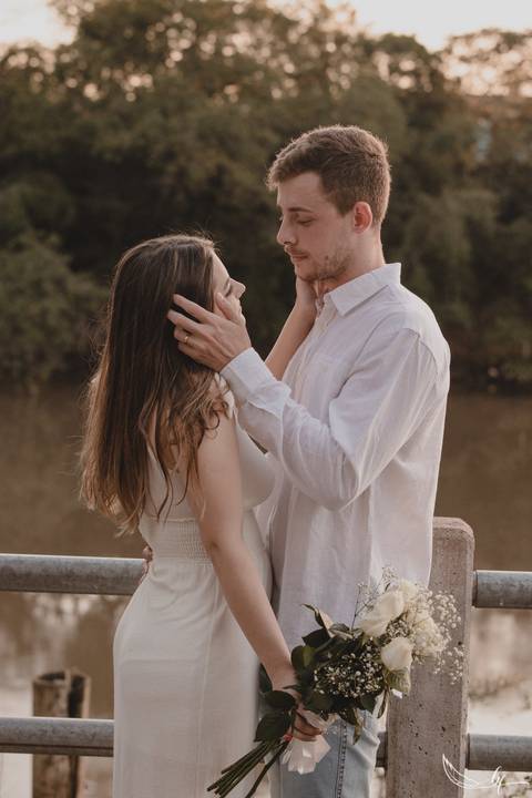 Maquiagem; Making of; Noiva; Noivo; Pré Wedding; Street Wedding; Celina Munhoz; Adriana Kruger; Manu Garcia; Camarim Madri; Wandering Wedding; São Francisco de Paula; Fotografia de Casal; Fotografia de Casamento; Pré Wedding; São Leopoldo; Belo Horizonte;'