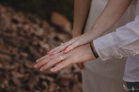 Maquiagem; Making of; Noiva; Noivo; Pré Wedding; Street Wedding; Celina Munhoz; Adriana Kruger; Manu Garcia; Camarim Madri; Wandering Wedding; São Francisco de Paula; Fotografia de Casal; Fotografia de Casamento; Pré Wedding; São Leopoldo; Belo Horizonte;'