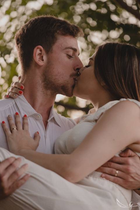 Maquiagem; Making of; Noiva; Noivo; Pré Wedding; Street Wedding; Celina Munhoz; Adriana Kruger; Manu Garcia; Camarim Madri; Wandering Wedding; São Francisco de Paula; Fotografia de Casal; Fotografia de Casamento; Pré Wedding; São Leopoldo; Belo Horizonte;'