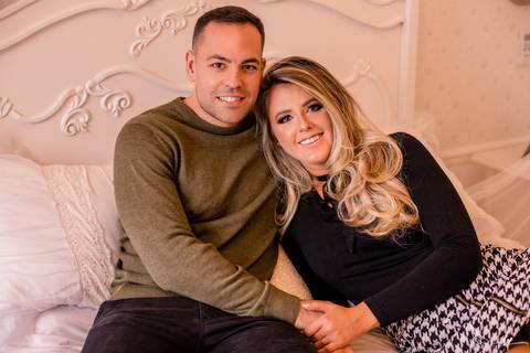 Maquiagem; Making of; Noiva; Noivo; Pré Wedding; Street Wedding; Celina Munhoz; Adriana Kruger; Manu Garcia; Camarim Madri; Wandering Wedding; São Francisco de Paula; Fotografia de Casal; Fotografia de Casamento; Pré Wedding; São Leopoldo; Belo Horizonte;'