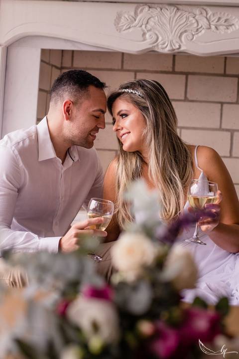 Maquiagem; Making of; Noiva; Noivo; Pré Wedding; Street Wedding; Celina Munhoz; Adriana Kruger; Manu Garcia; Camarim Madri; Wandering Wedding; São Francisco de Paula; Fotografia de Casal; Fotografia de Casamento; Pré Wedding; São Leopoldo; Belo Horizonte;'