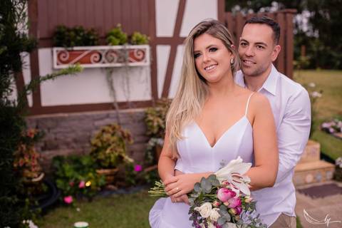 Maquiagem; Making of; Noiva; Noivo; Pré Wedding; Street Wedding; Celina Munhoz; Adriana Kruger; Manu Garcia; Camarim Madri; Wandering Wedding; São Francisco de Paula; Fotografia de Casal; Fotografia de Casamento; Pré Wedding; São Leopoldo; Belo Horizonte;'