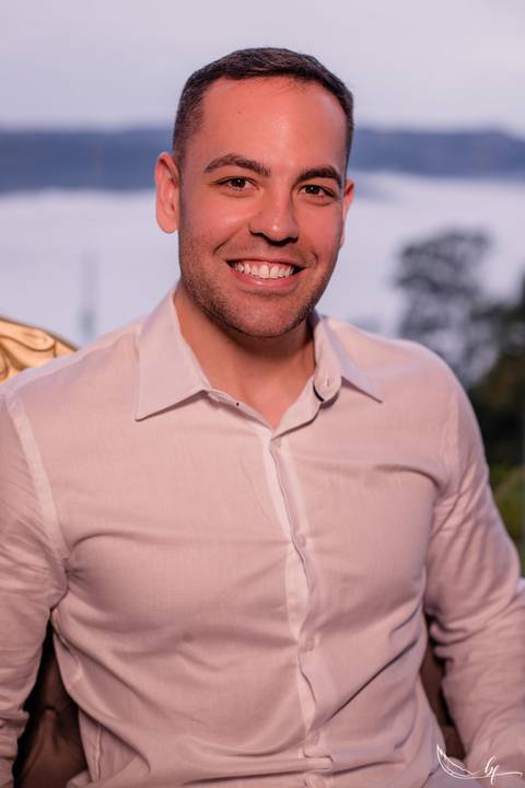 Maquiagem; Making of; Noiva; Noivo; Pré Wedding; Street Wedding; Celina Munhoz; Adriana Kruger; Manu Garcia; Camarim Madri; Wandering Wedding; São Francisco de Paula; Fotografia de Casal; Fotografia de Casamento; Pré Wedding; São Leopoldo; Belo Horizonte;'