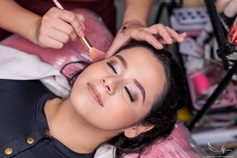 Ensaio feminino; Fotografia feminina; Recanto Bueno; Celina Munhoz; Novo Hamburgo; Fotografia Lifestyle; Nova Petropolis; Ensaio Teen; Ensaio 15th; 15 anos; Fotografo de 15 Anos; Debutante; Camarim Madri; Adriana Krieger; Manu Garcia;'