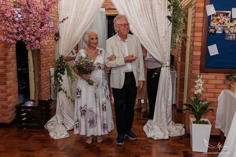 Maquiagem; Making of; Noiva; Noivo; Pré Wedding; Street Wedding; Celina Munhoz; Adriana Kruger; Manu Garcia; Camarim Madri; Wandering Wedding; São Francisco de Paula; Fotografia de Casal; Fotografia de Casamento; Pré Wedding; São Leopoldo; Belo Horizonte;'