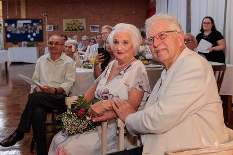 Maquiagem; Making of; Noiva; Noivo; Pré Wedding; Street Wedding; Celina Munhoz; Adriana Kruger; Manu Garcia; Camarim Madri; Wandering Wedding; São Francisco de Paula; Fotografia de Casal; Fotografia de Casamento; Pré Wedding; São Leopoldo; Belo Horizonte;'